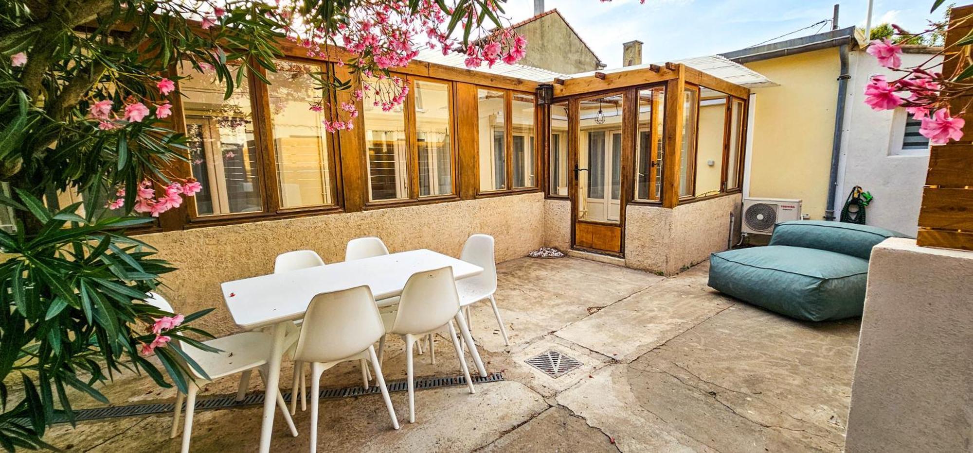 Hébergement de vacances New - Parking - Wifi - Jardin - Le Refuge D'abel